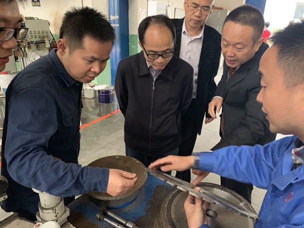 省政研室黃良港主任一行蒞臨湖北昌利調研金剛石工具產業(yè) 省政研室黃良港主任一行蒞臨湖北昌利調研金剛石工具產業(yè)