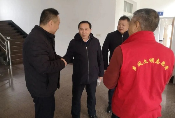 省人大代表教科文衛委員會領導喻立平主任蒞臨昌利金剛石工具公司參觀指導工作 省人大代表教科文衛委員會領導喻立平主任蒞臨昌利金剛石工具公司參觀指導工作