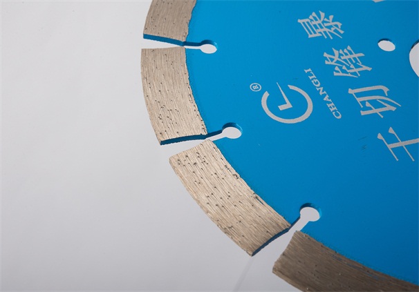 金剛石切割片刀頭經過高溫還原工藝會出現怎樣的變化呢