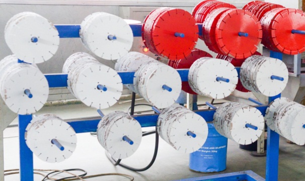 對金剛石切割片主要構(gòu)成部分碳化硅的分析